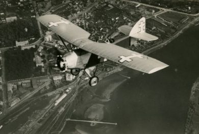 ANBO-III (1929) – pirmasis serijinis lietuviškos konstrukcijos lėktuvas, pagamintas Karo aviacijos dirbtuvėse. Skirtas mokymui ir aukštajam pilotažui. Šių lėktuvų pagaminta 9